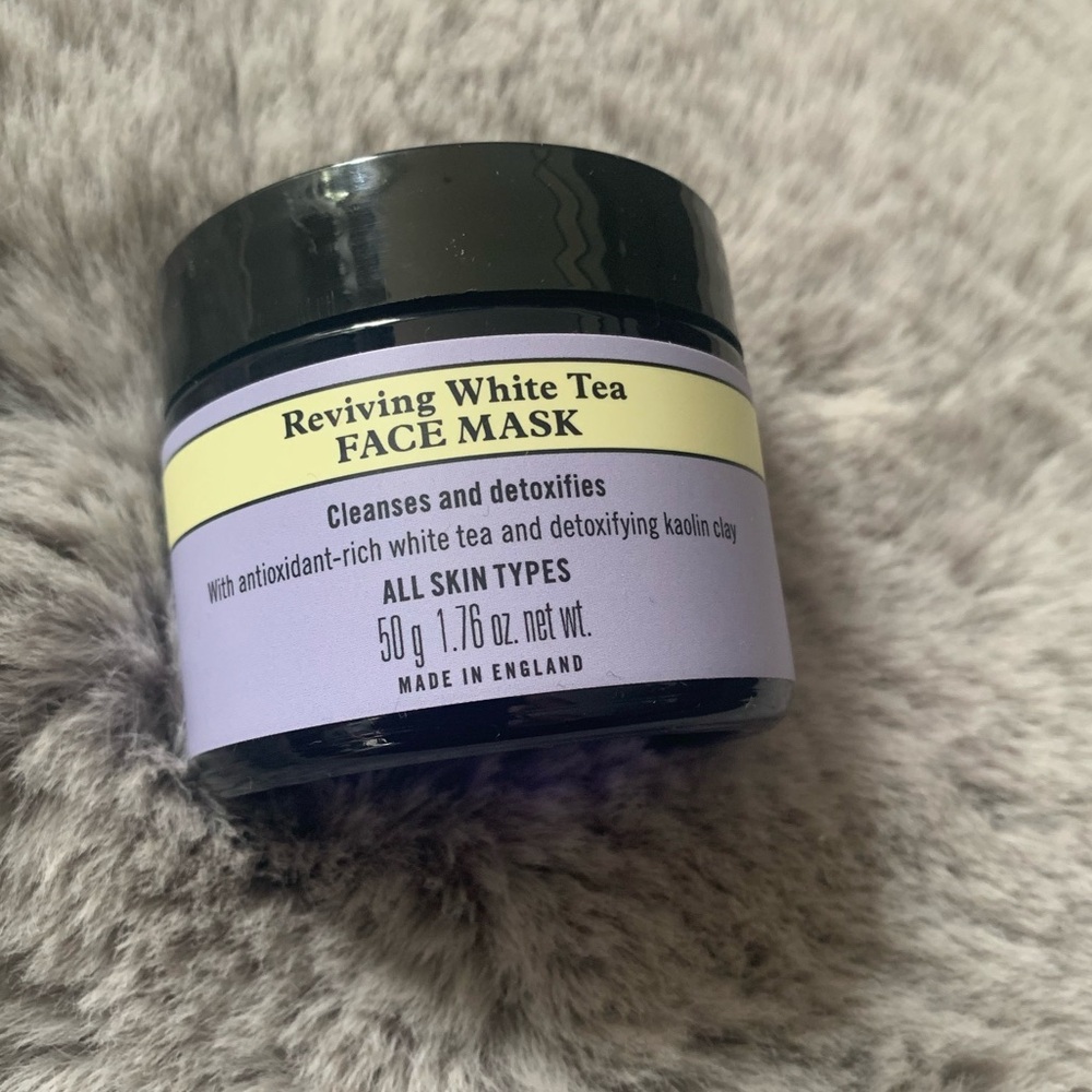 White Tea Face Mask 50g: Neal’s Yard